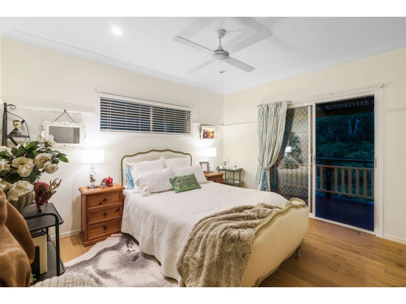 11 Wisteria Court, Tallebudgera Valley QLD 4228