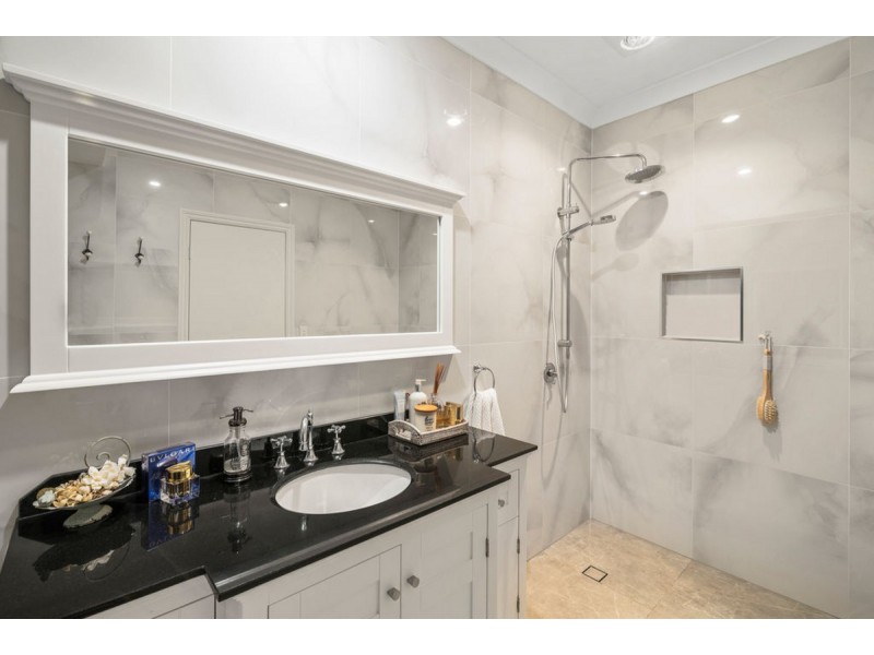 11 Wisteria Court, Tallebudgera Valley QLD 4228