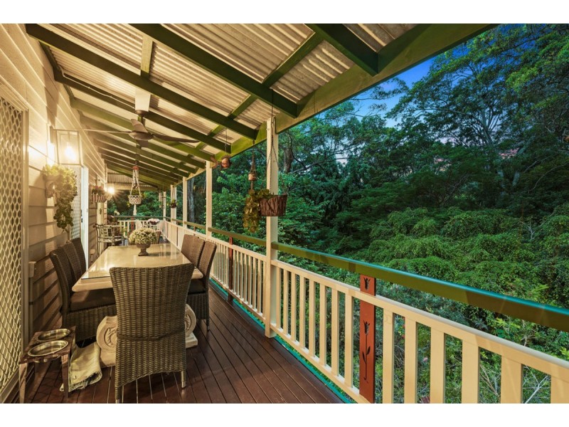 11 Wisteria Court, Tallebudgera Valley QLD 4228