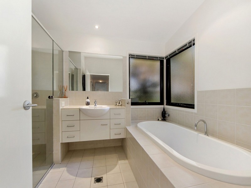 7 Barton Street, Reedy Creek QLD 4227