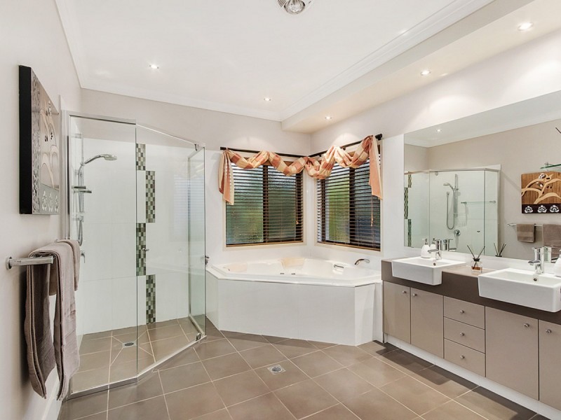 6 Molonglo Close, Reedy Creek QLD 4227