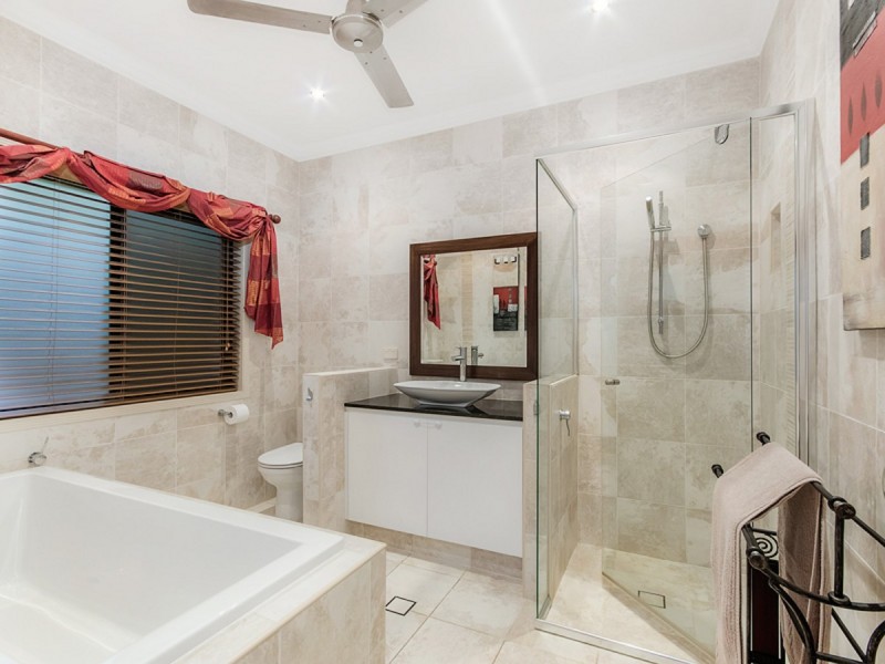 6 Molonglo Close, Reedy Creek QLD 4227