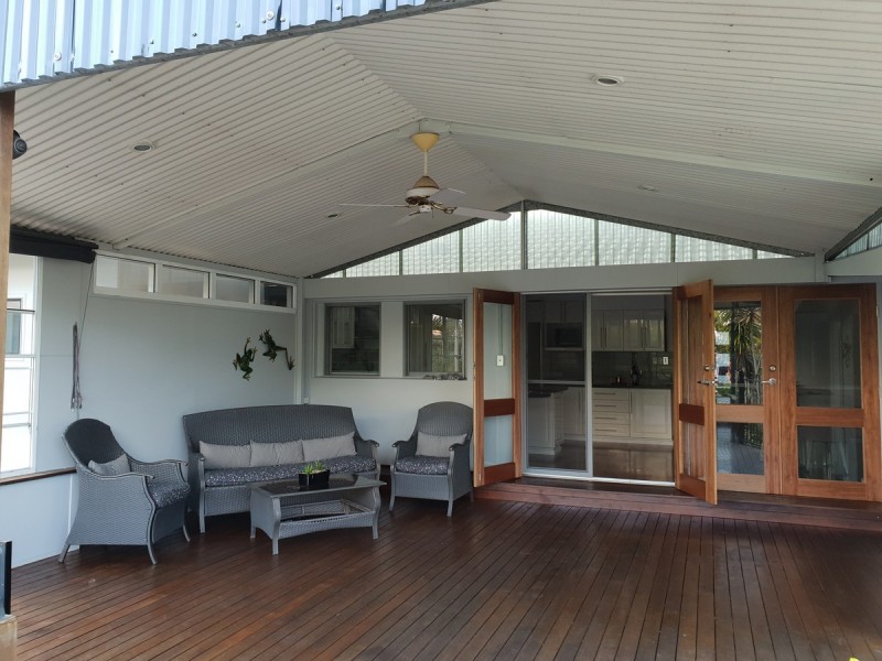 16 McLeod Street, Highland Park QLD 4211