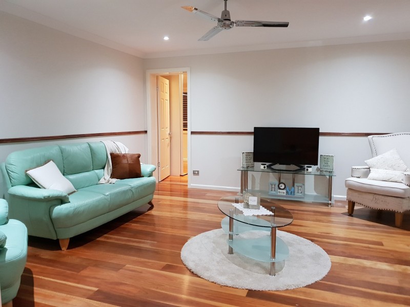 16 McLeod Street, Highland Park QLD 4211