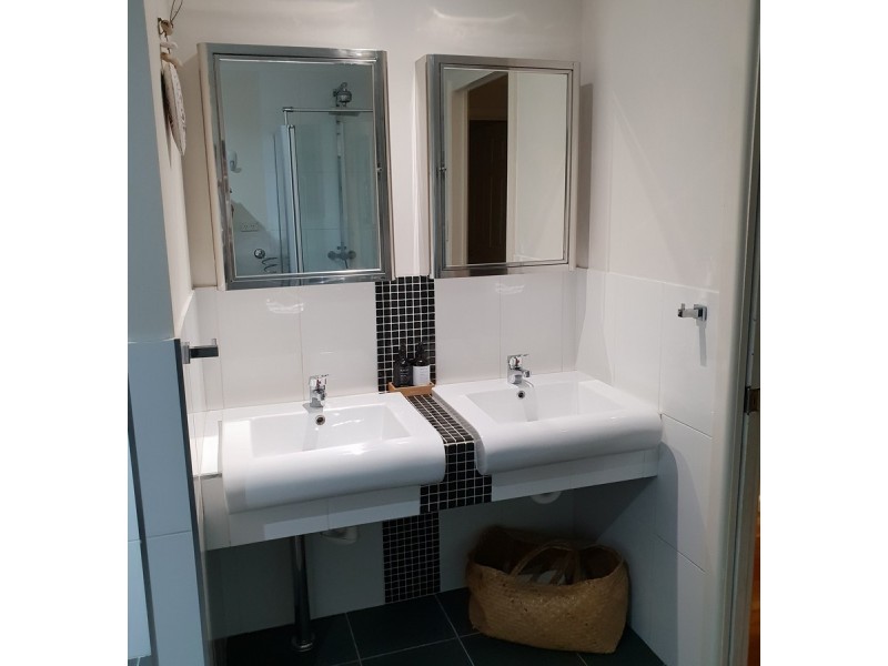 16 McLeod Street, Highland Park QLD 4211