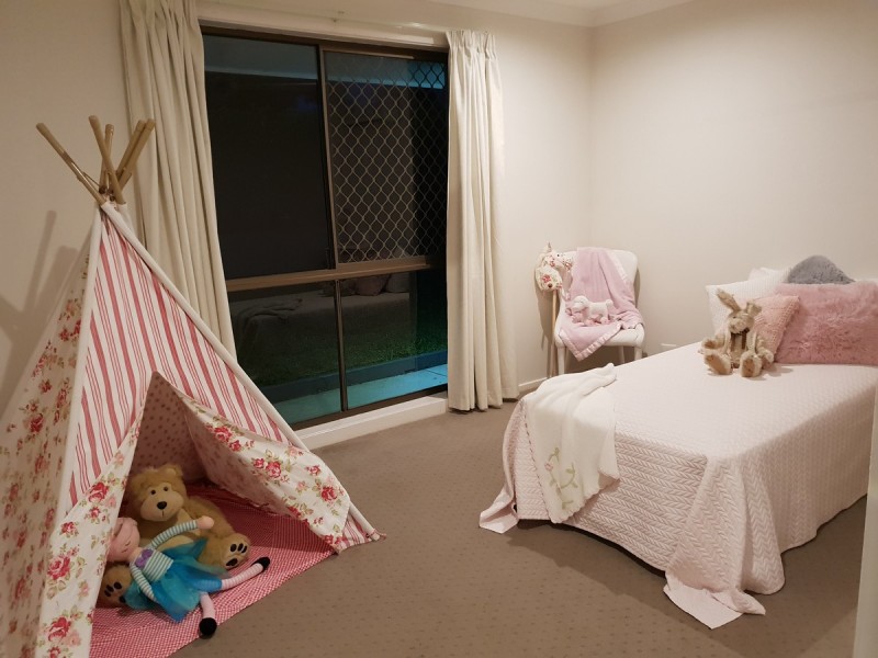 16 McLeod Street, Highland Park QLD 4211