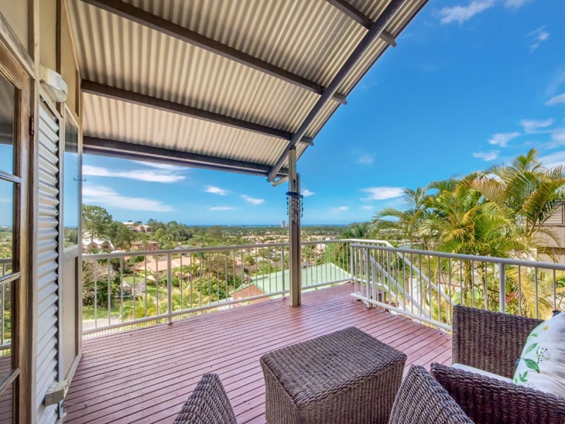 30 Foothill Street, Elanora QLD 4221