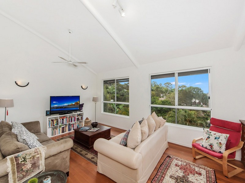 30 Foothill Street, Elanora QLD 4221