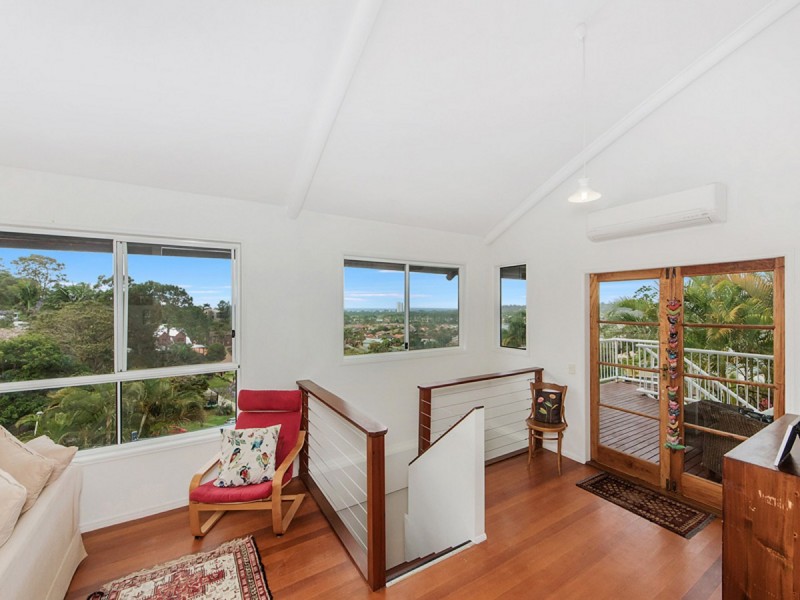 30 Foothill Street, Elanora QLD 4221