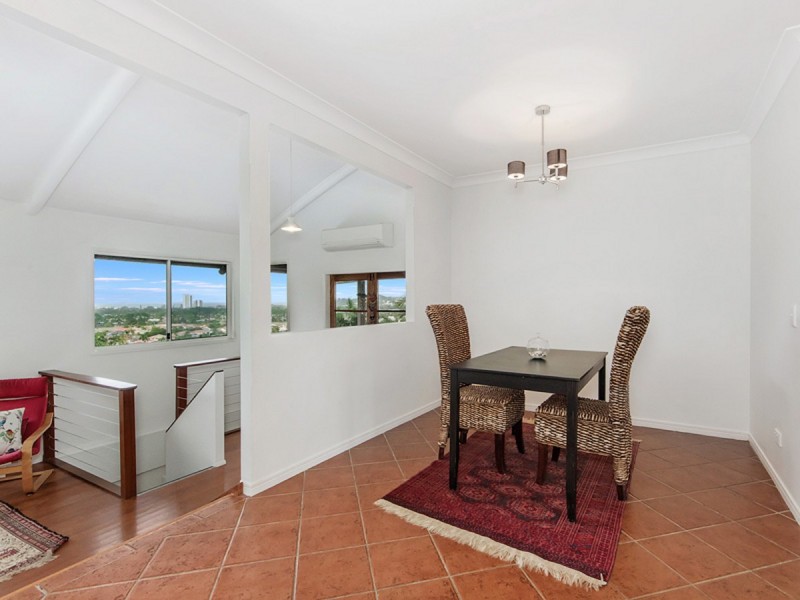 30 Foothill Street, Elanora QLD 4221