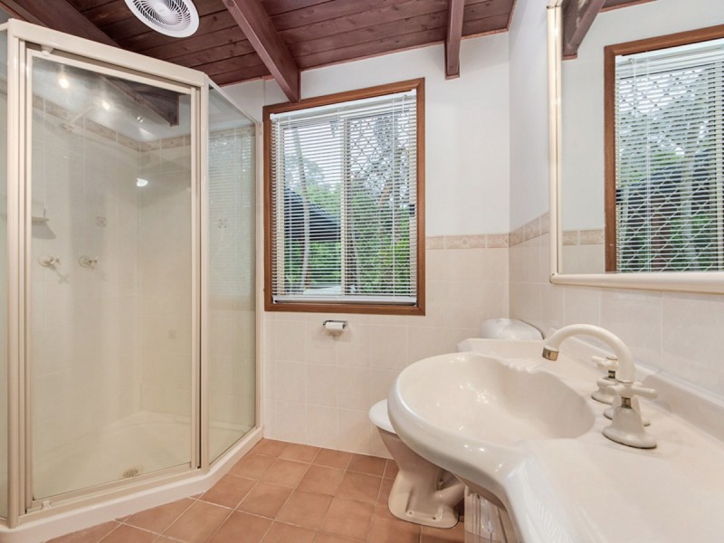 8 Coorabin Court, Tallebudgera QLD 4228