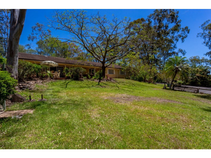 16 Woodvale Drive, Tallai QLD 4213