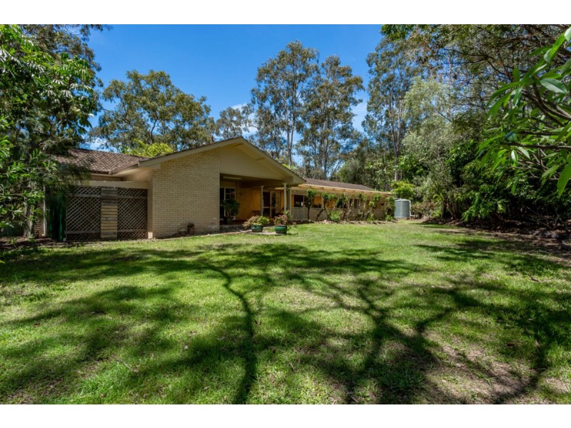 16 Woodvale Drive, Tallai QLD 4213
