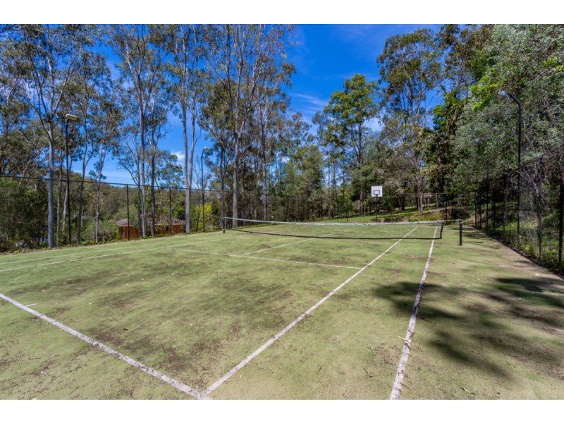 16 Woodvale Drive, Tallai QLD 4213