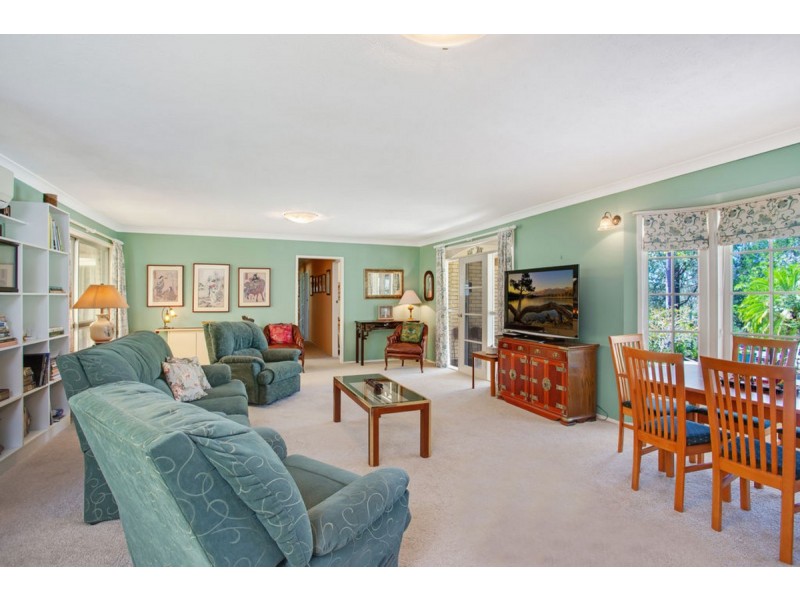 16 Woodvale Drive, Tallai QLD 4213