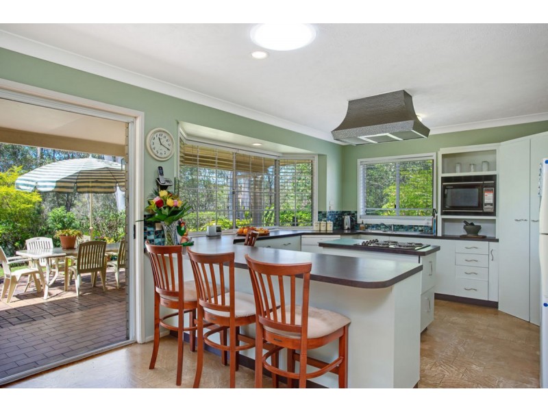 16 Woodvale Drive, Tallai QLD 4213