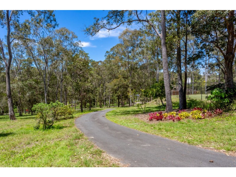 16 Woodvale Drive, Tallai QLD 4213