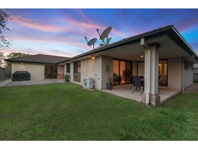 95 Crestwood Drive, Molendinar QLD 4214