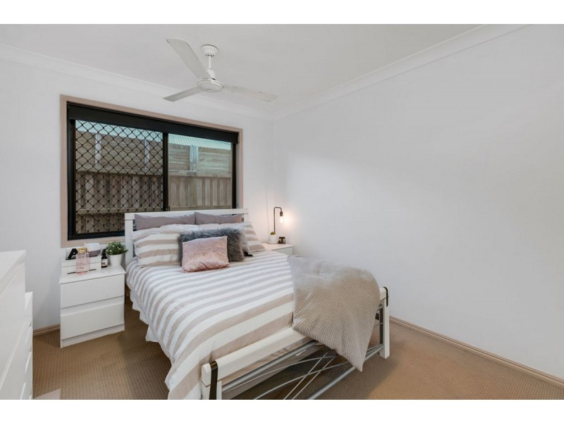 95 Crestwood Drive, Molendinar QLD 4214