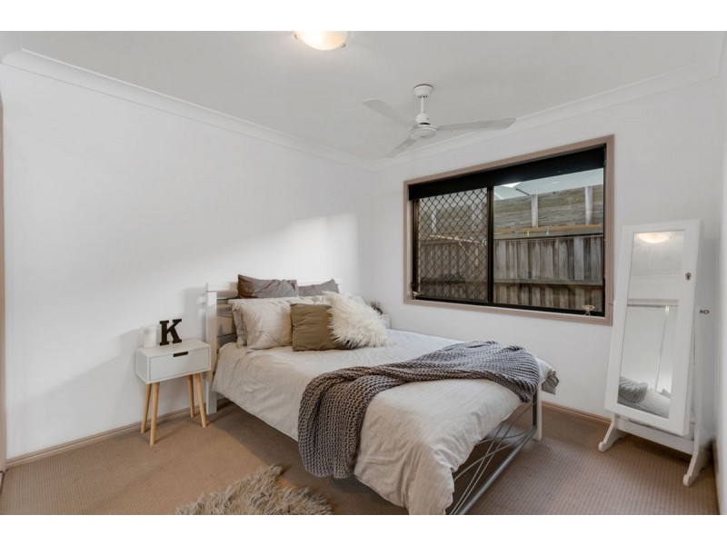 95 Crestwood Drive, Molendinar QLD 4214