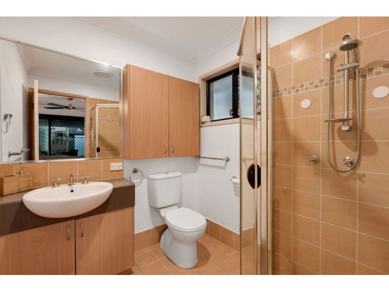 95 Crestwood Drive, Molendinar QLD 4214