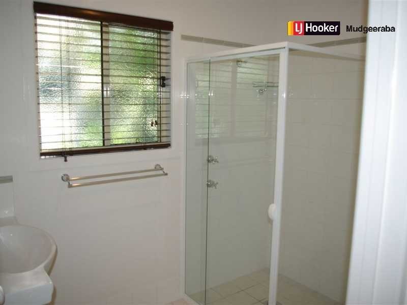 20A Leyshon Crt, Bonogin QLD 4213