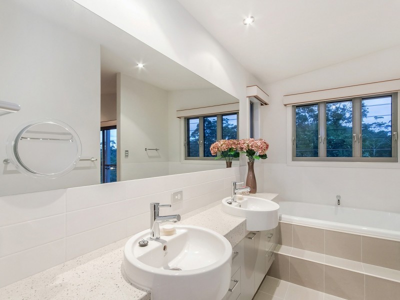 18 Mary Bale Drive, Tallebudgera QLD 4228