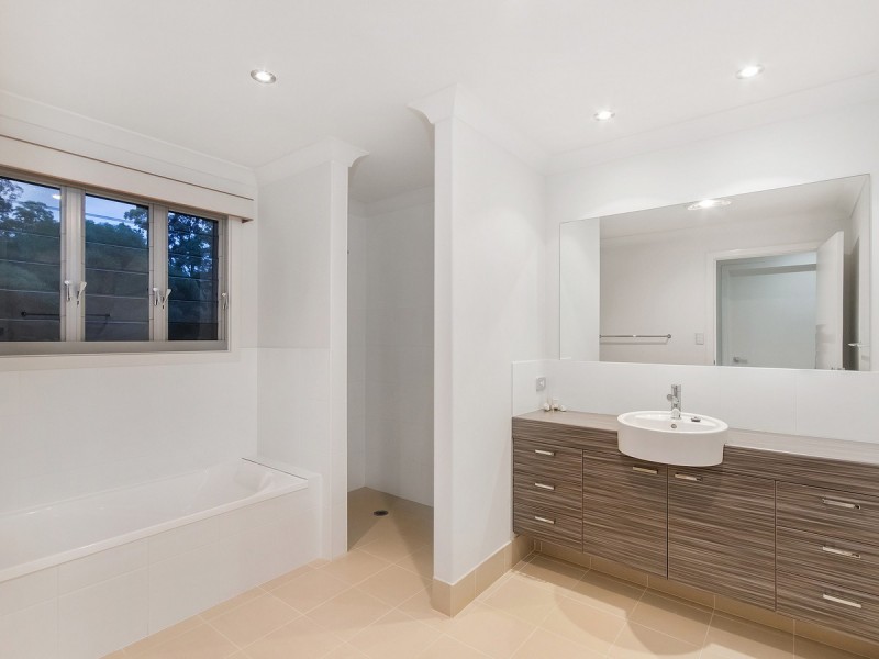 18 Mary Bale Drive, Tallebudgera QLD 4228