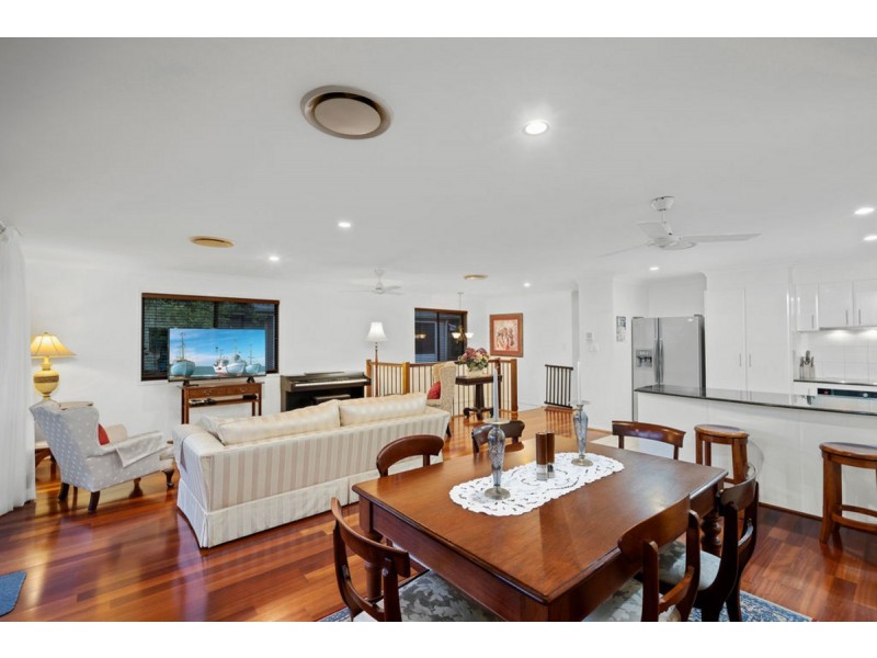 23/2 Ridgeline Way, Highland Park QLD 4211