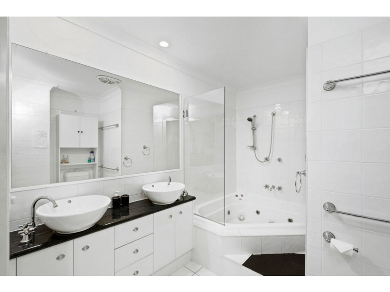 23/2 Ridgeline Way, Highland Park QLD 4211