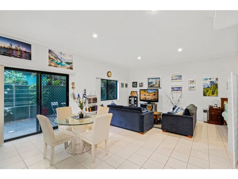 23/2 Ridgeline Way, Highland Park QLD 4211