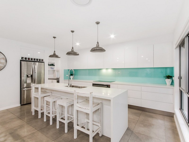 32 Kingcrest Drive, Reedy Creek QLD 4227