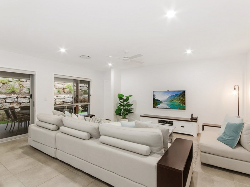 32 Kingcrest Drive, Reedy Creek QLD 4227