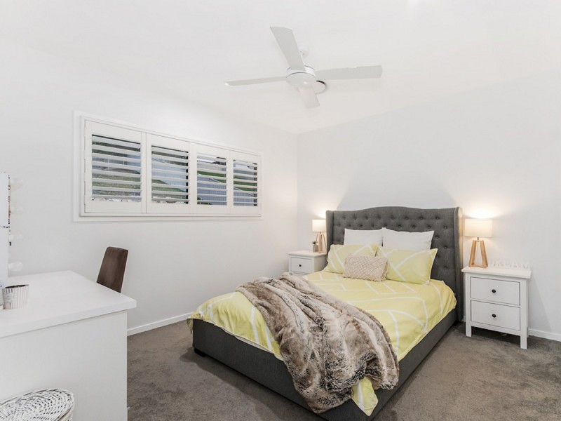 32 Kingcrest Drive, Reedy Creek QLD 4227