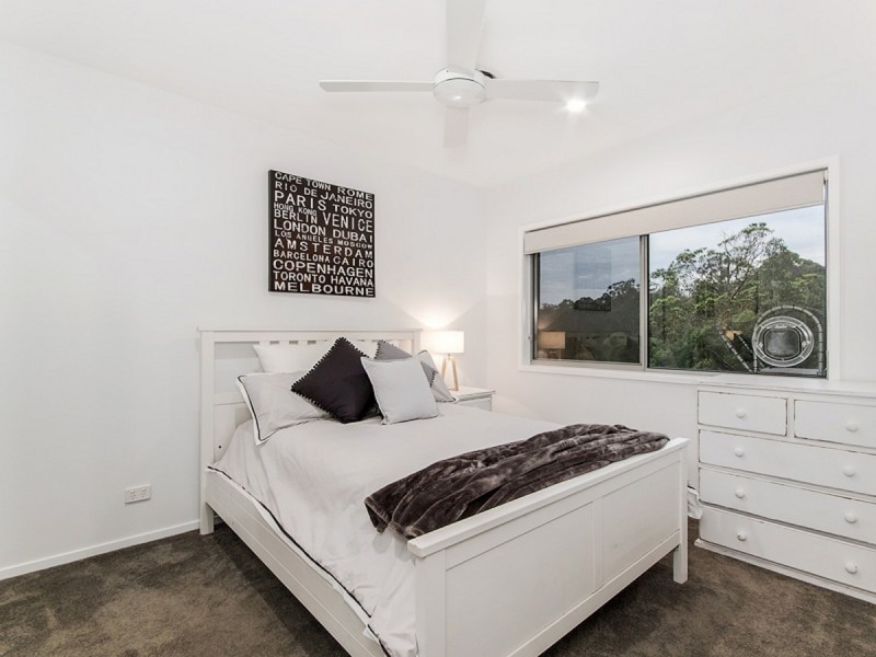 32 Kingcrest Drive, Reedy Creek QLD 4227