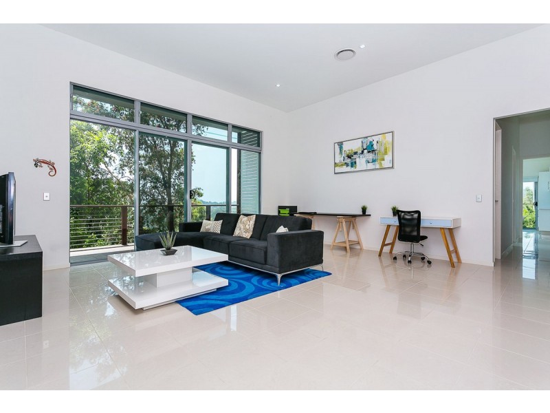 68 Strawberry Road, Mudgeeraba QLD 4213