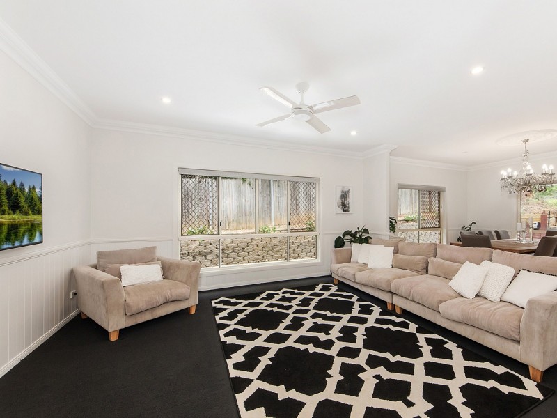 56 Dungogie Drive, Tallebudgera QLD 4228