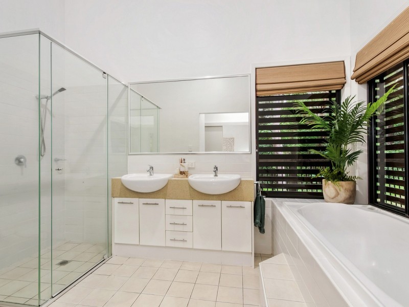 2 Observatory Drive, Reedy Creek QLD 4227