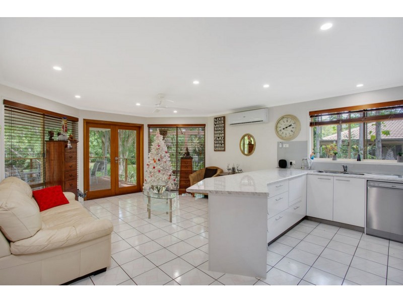 17 Random Way, Worongary QLD 4213