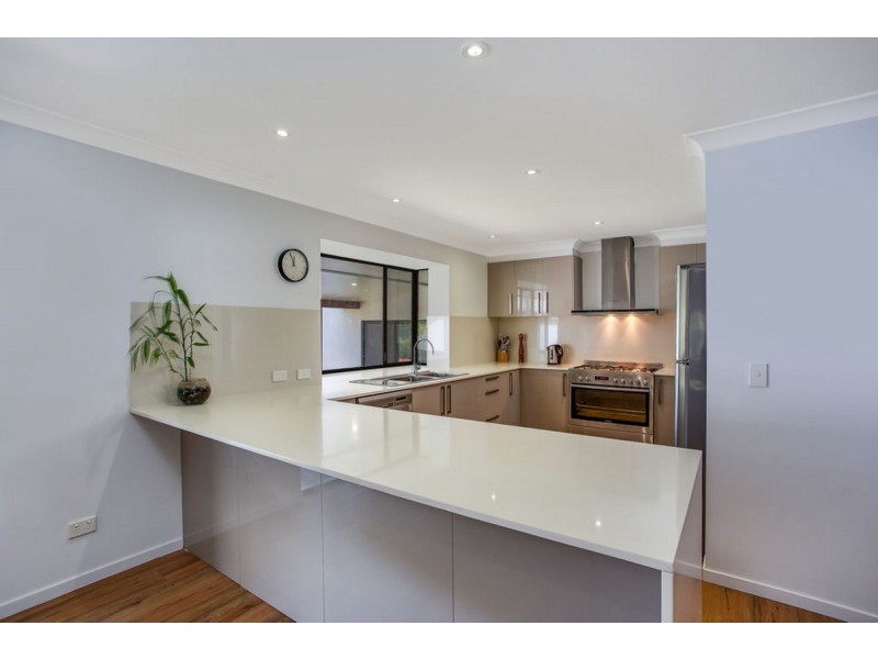 16 Mataranka Drive, Worongary QLD 4213