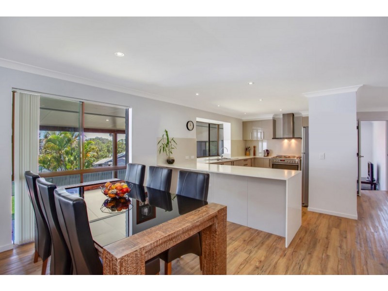 16 Mataranka Drive, Worongary QLD 4213