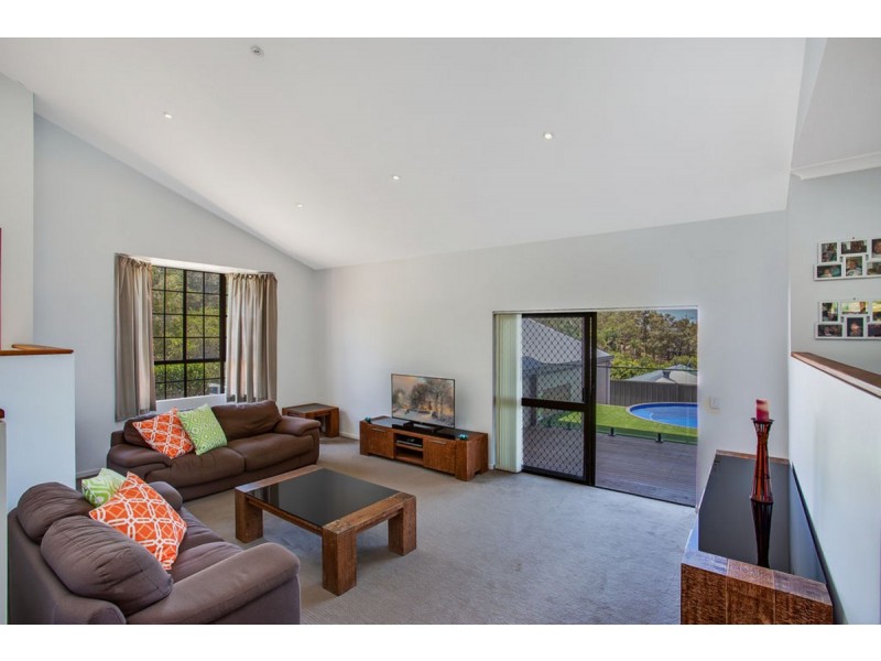 16 Mataranka Drive, Worongary QLD 4213