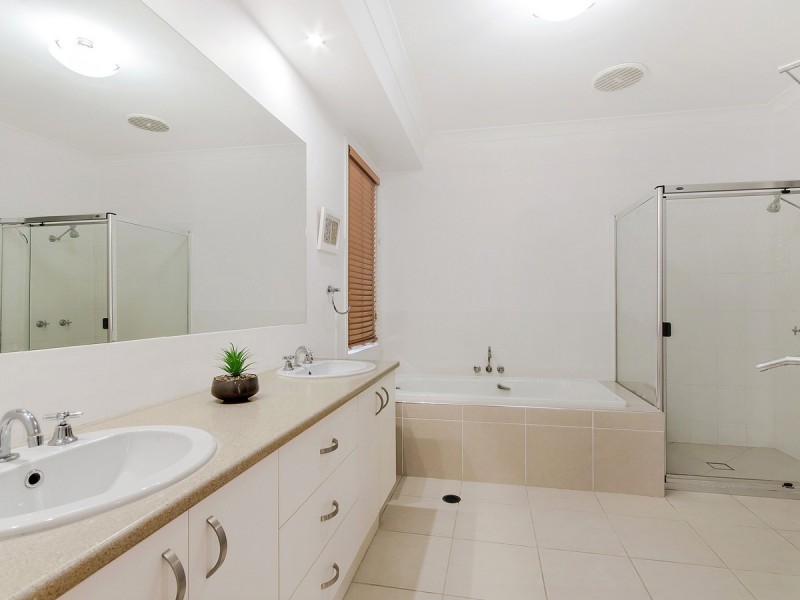 10 Stargate Court, Reedy Creek QLD 4227