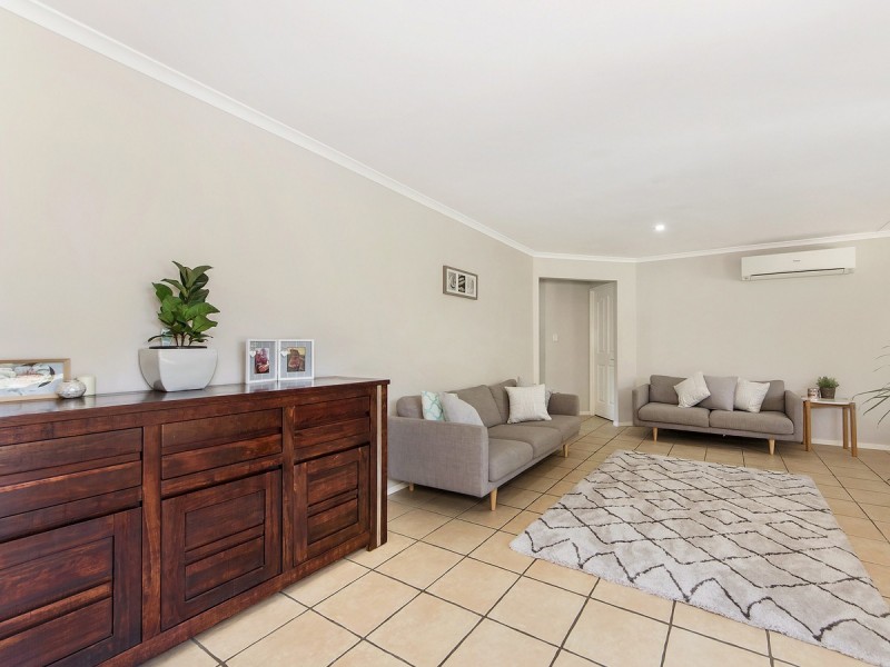 24 Greenbank Circuit, Carrara QLD 4211