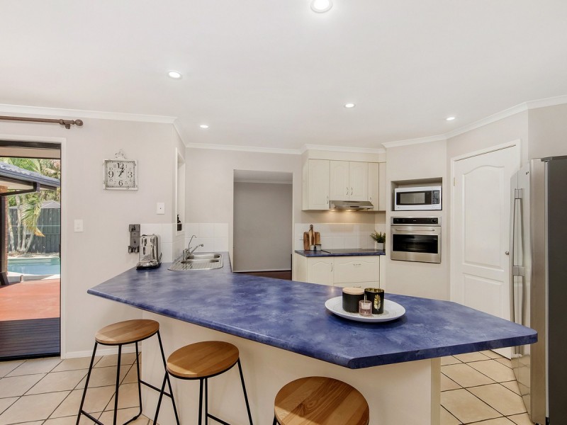 24 Greenbank Circuit, Carrara QLD 4211