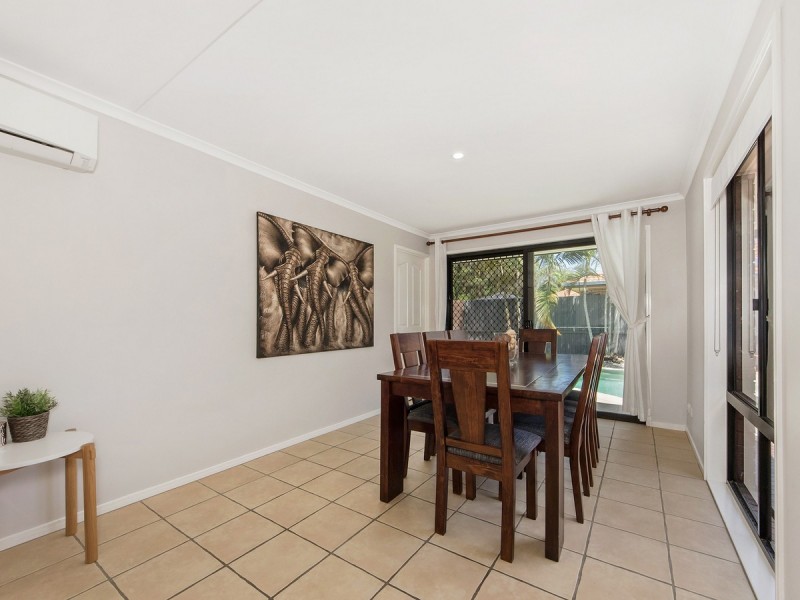 24 Greenbank Circuit, Carrara QLD 4211