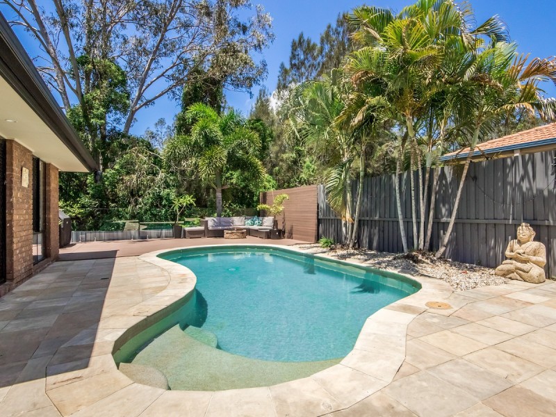 24 Greenbank Circuit, Carrara QLD 4211