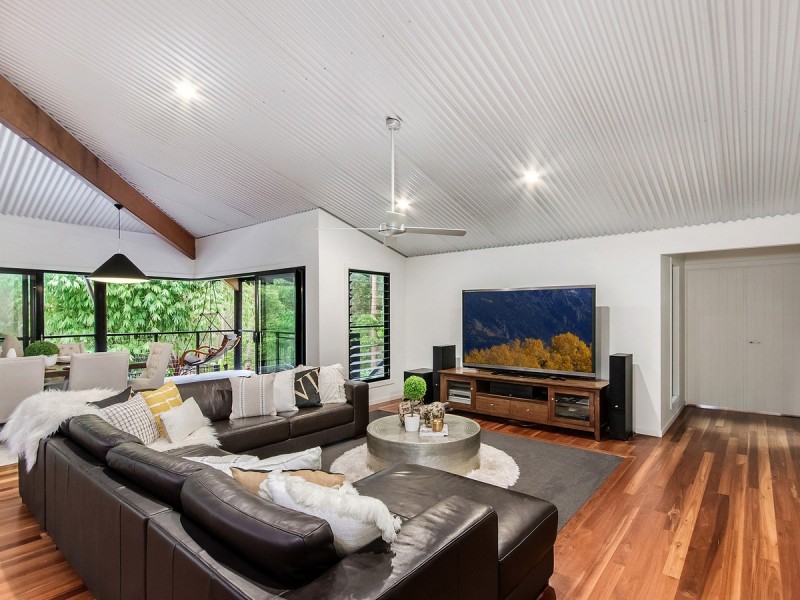 9-11 Ridgeview Crescent, Bonogin QLD 4213