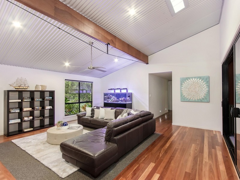 9-11 Ridgeview Crescent, Bonogin QLD 4213