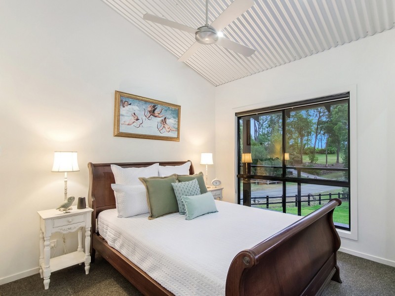 9-11 Ridgeview Crescent, Bonogin QLD 4213